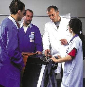 vier Personen Besprechung