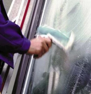 Scheibe einwaschen mit Lammfell